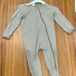 Quincy Mae Geometric Gray Kids Footie